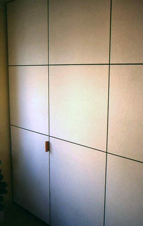 Filzbelegte Schränke